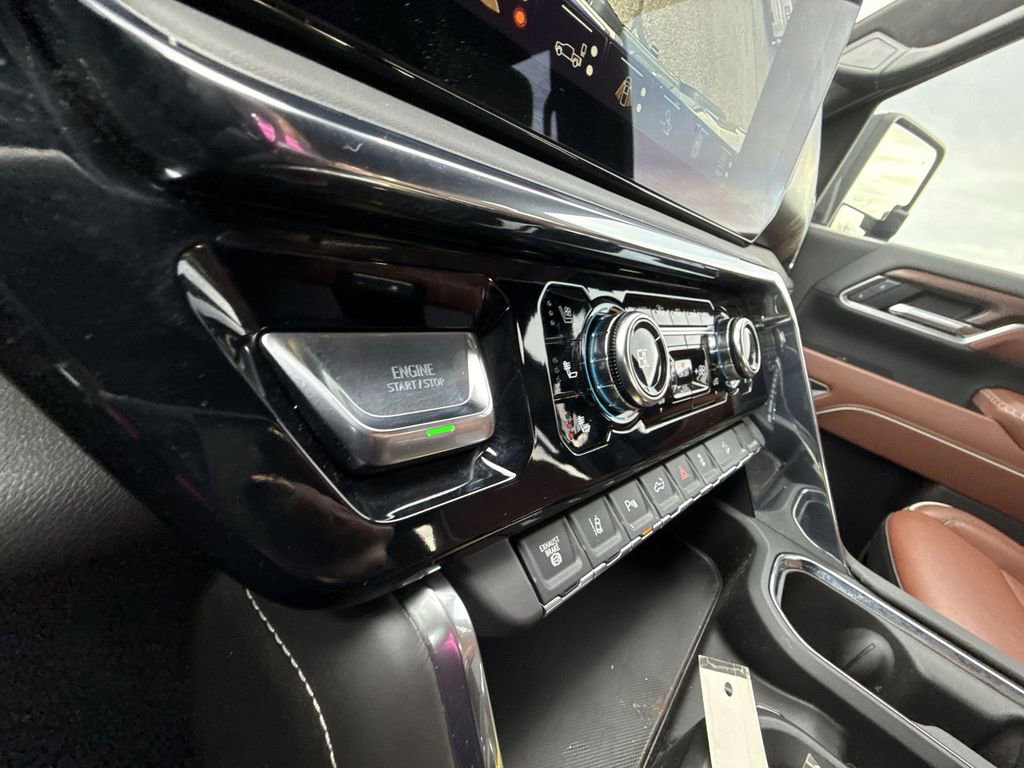 Certified 2025 GMC Sierra 2500 Denali Ultimate w/ Max Trailering Package AWD/4WD image 23