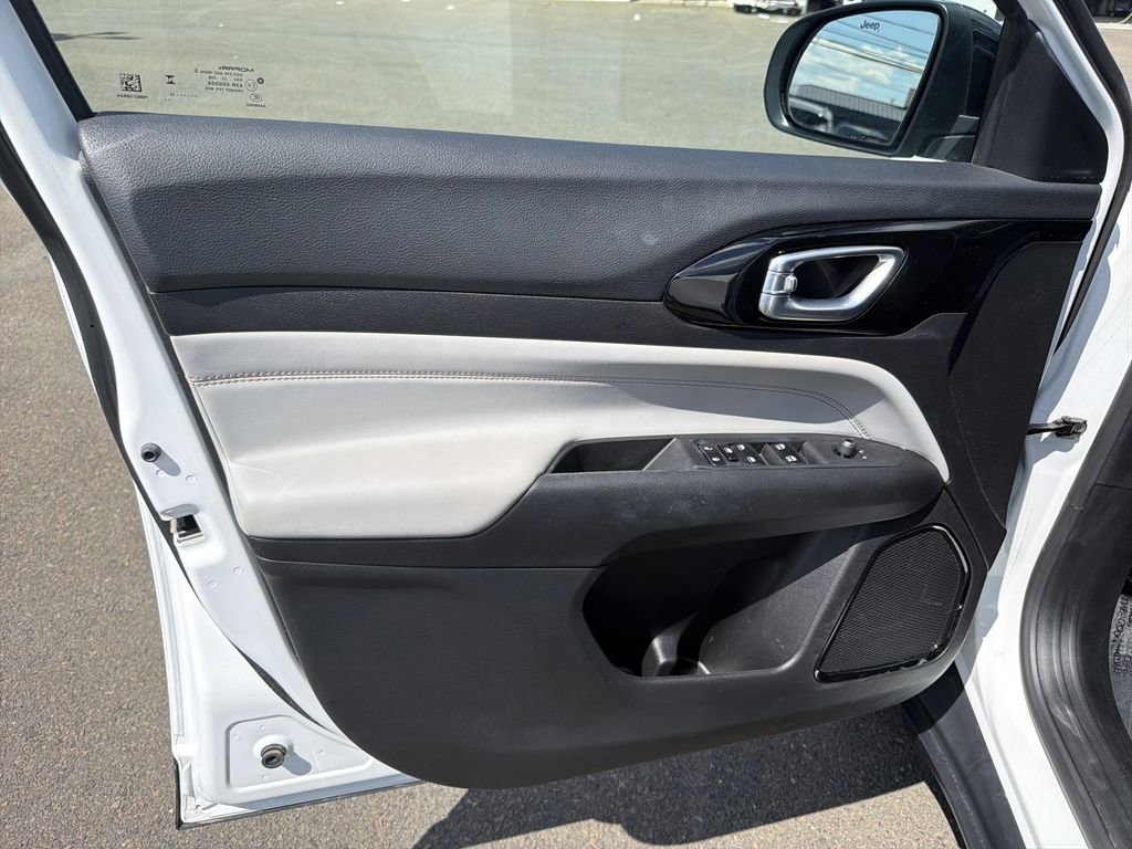 Used 2023 Jeep Compass Limited AWD/4WD image 10