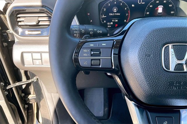 Used 2023 Honda Pilot Elite image 16