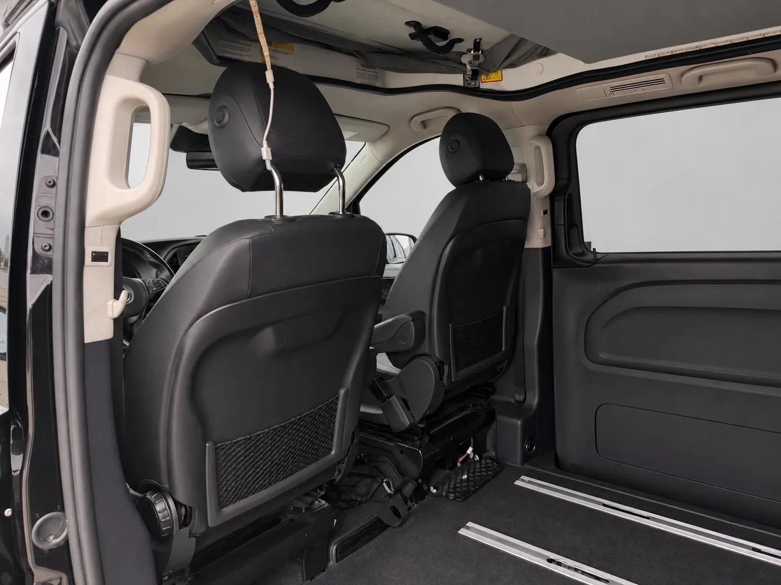 Used 2020 Mercedes-Benz Metris Passenger image 35