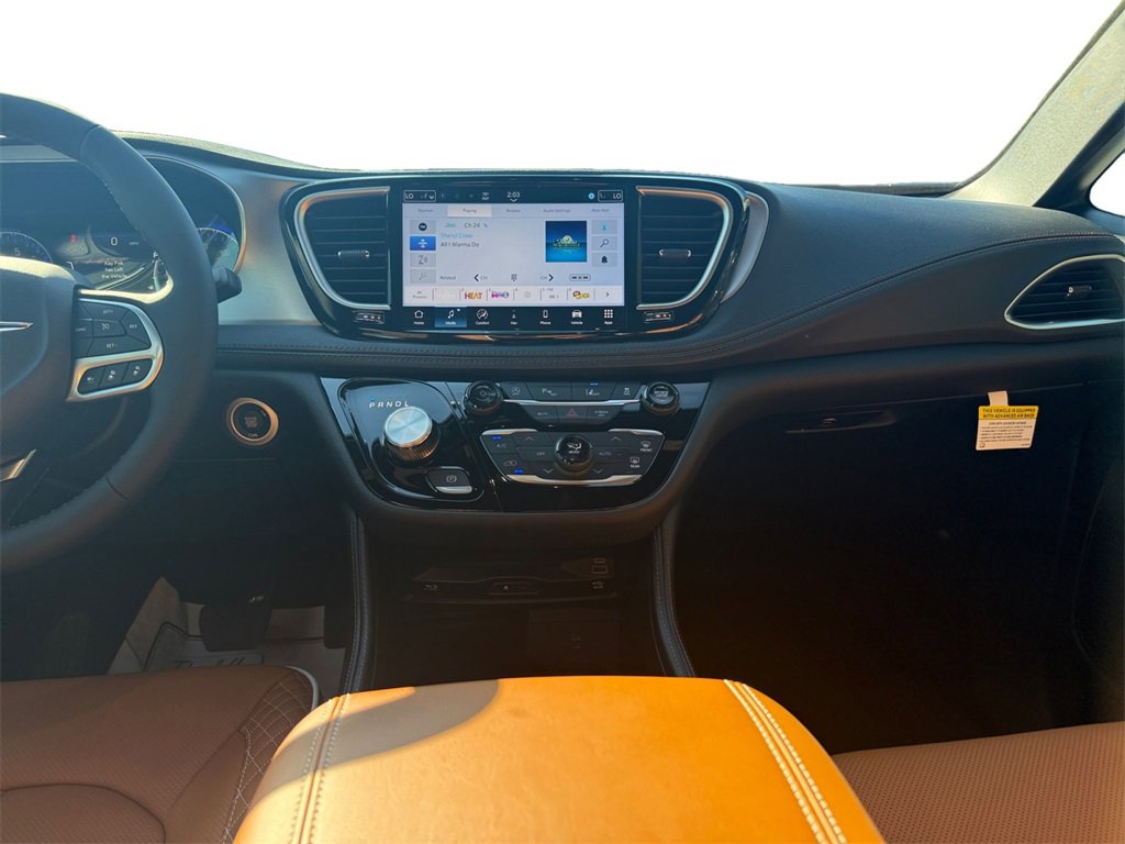 New 2026 Chrysler Pacifica Pinnacle image 11