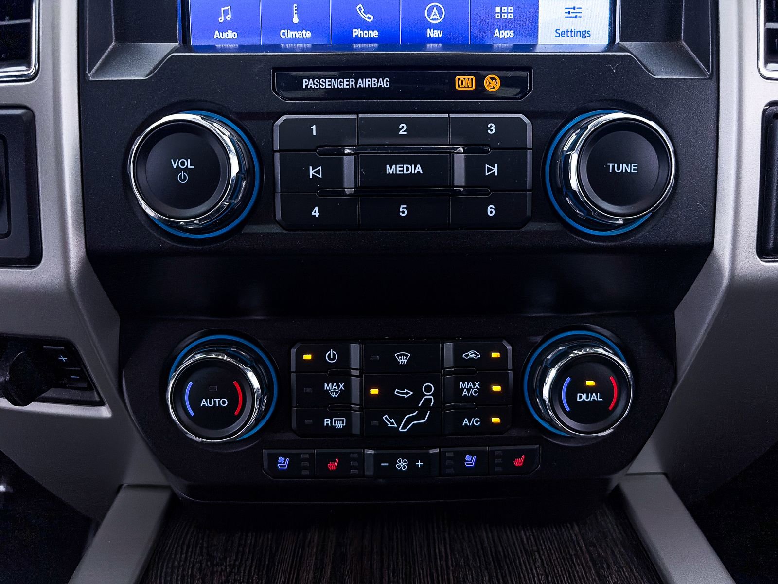 Used 2020 Ford F350 Lariat w/ Lariat Ultimate Package AWD/4WD image 30