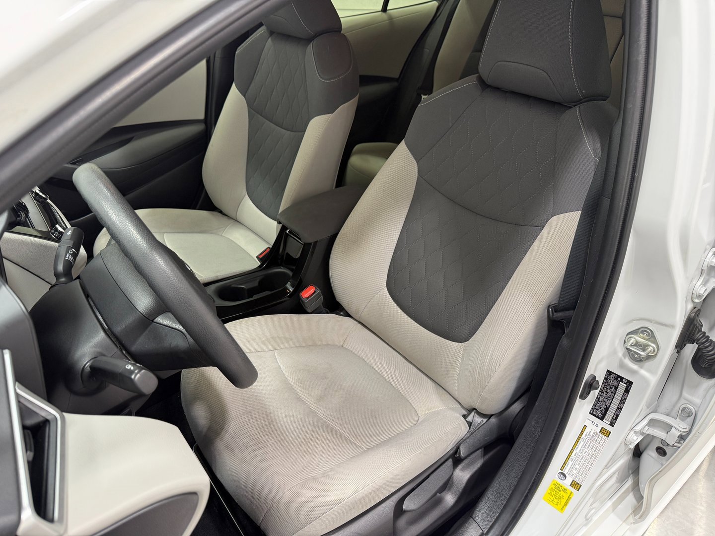 Used 2022 Toyota Corolla LE w/ Carpet Mat Package (TMS) image 12