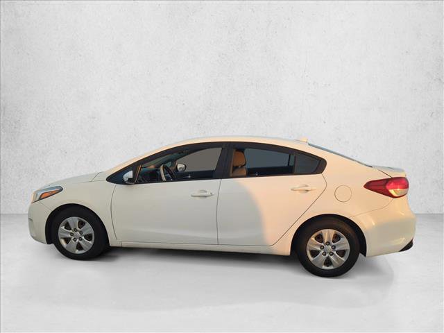 Used 2017 Kia Forte LX image 4
