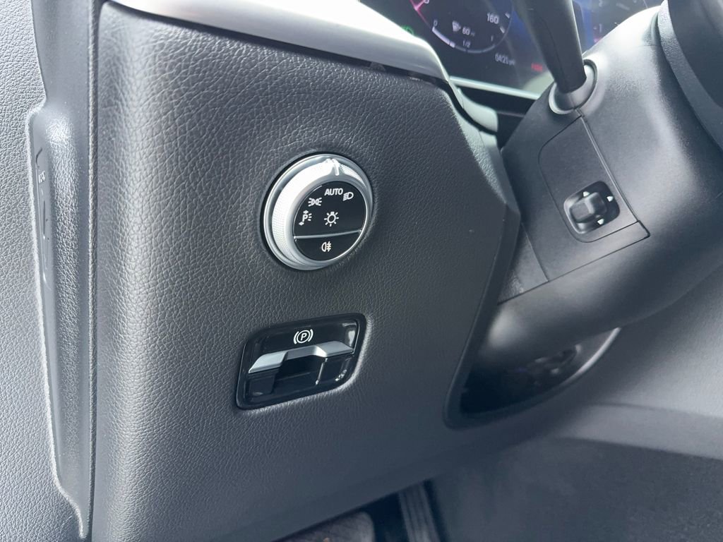 Used 2024 Mercedes-Benz GLC 300 image 48