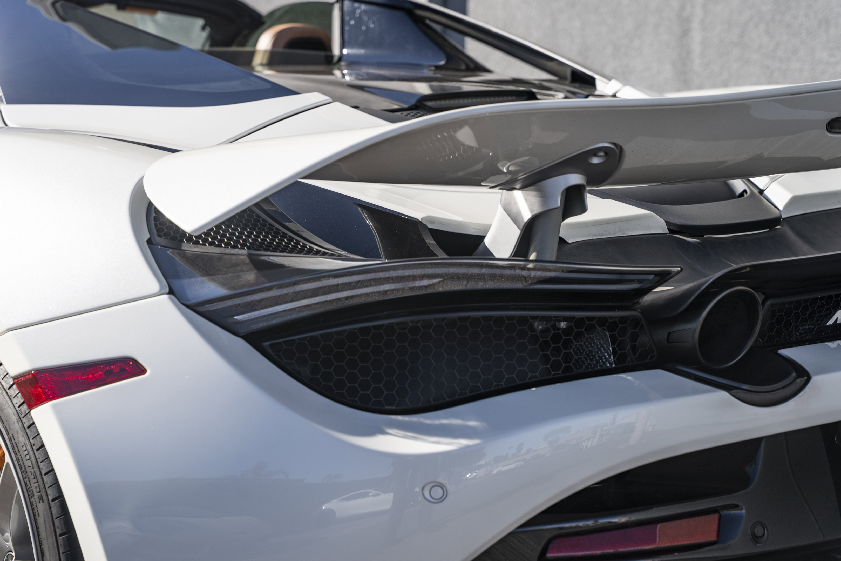 Used 2020 McLaren 720S Spider image 28