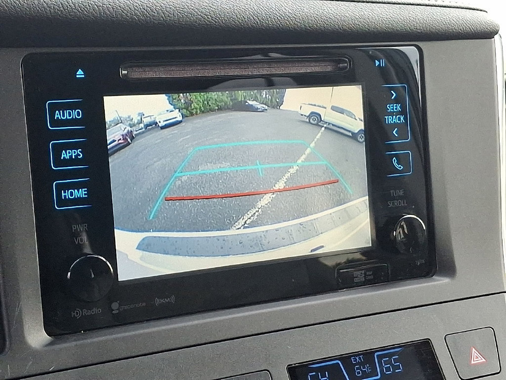 Used 2017 Toyota Sienna XLE w/ XLE Navigation Package FWD image 19