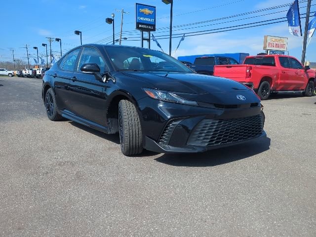 Used 2025 Toyota Camry LE FWD image 4