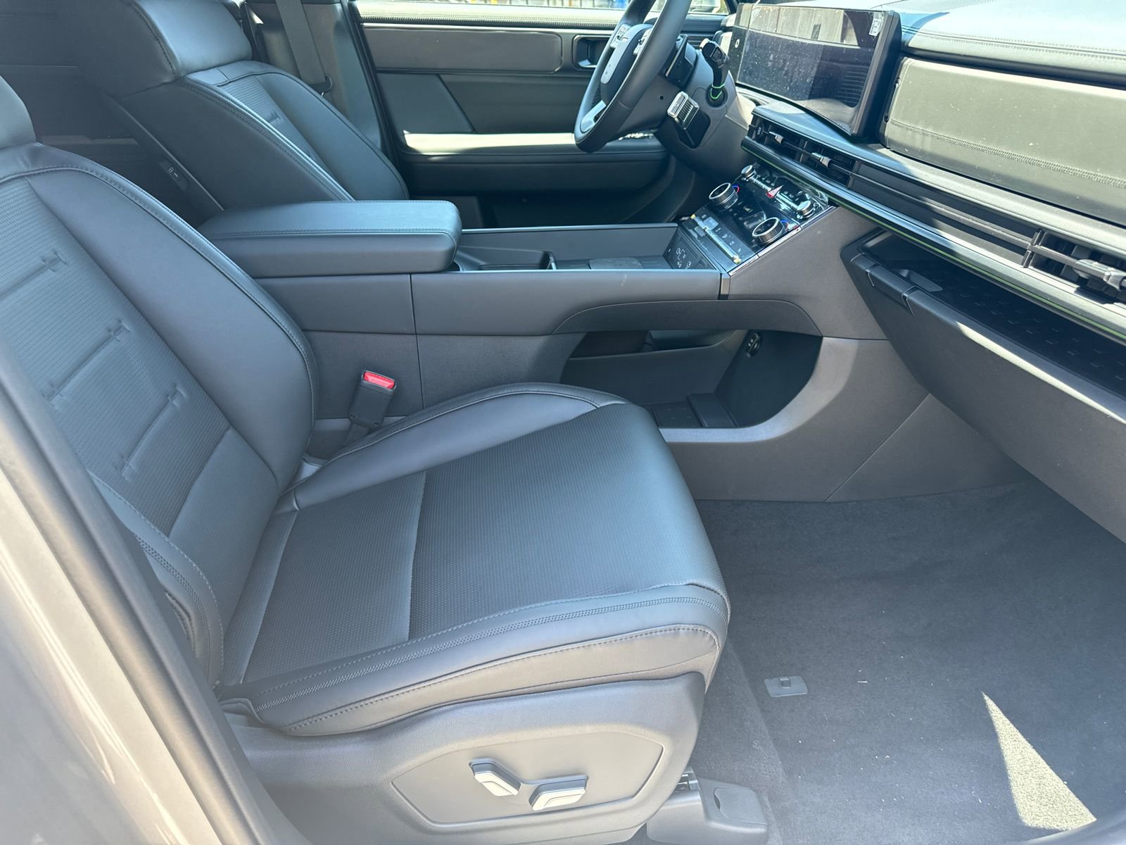 New 2024 Hyundai Santa Fe Calligraphy image 16