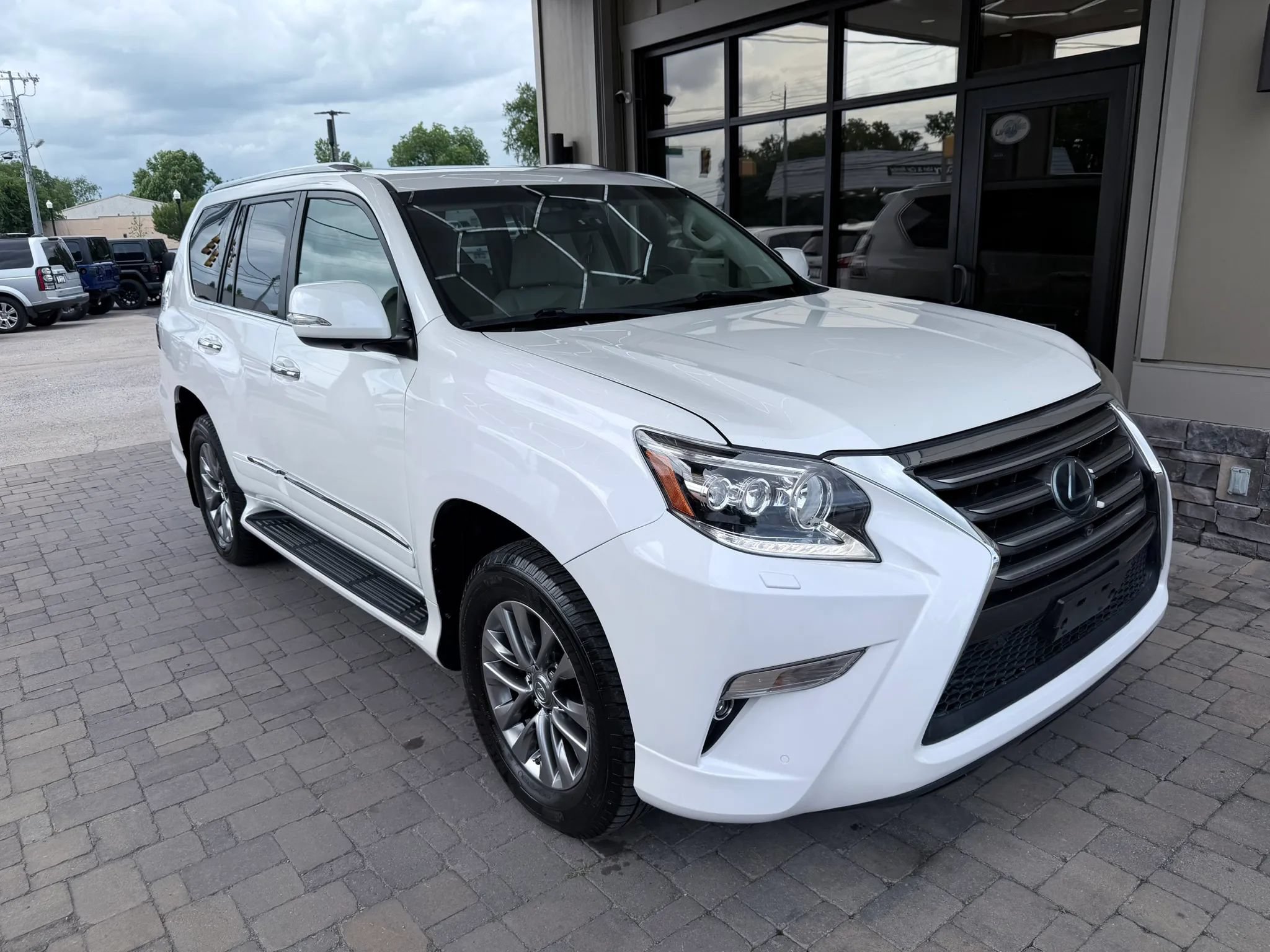 Used 2017 Lexus GX 460 Luxury AWD/4WD image 10