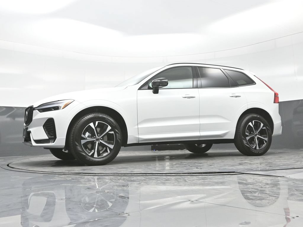 New 2026 Volvo XC60 B5 Core AWD/4WD image 24