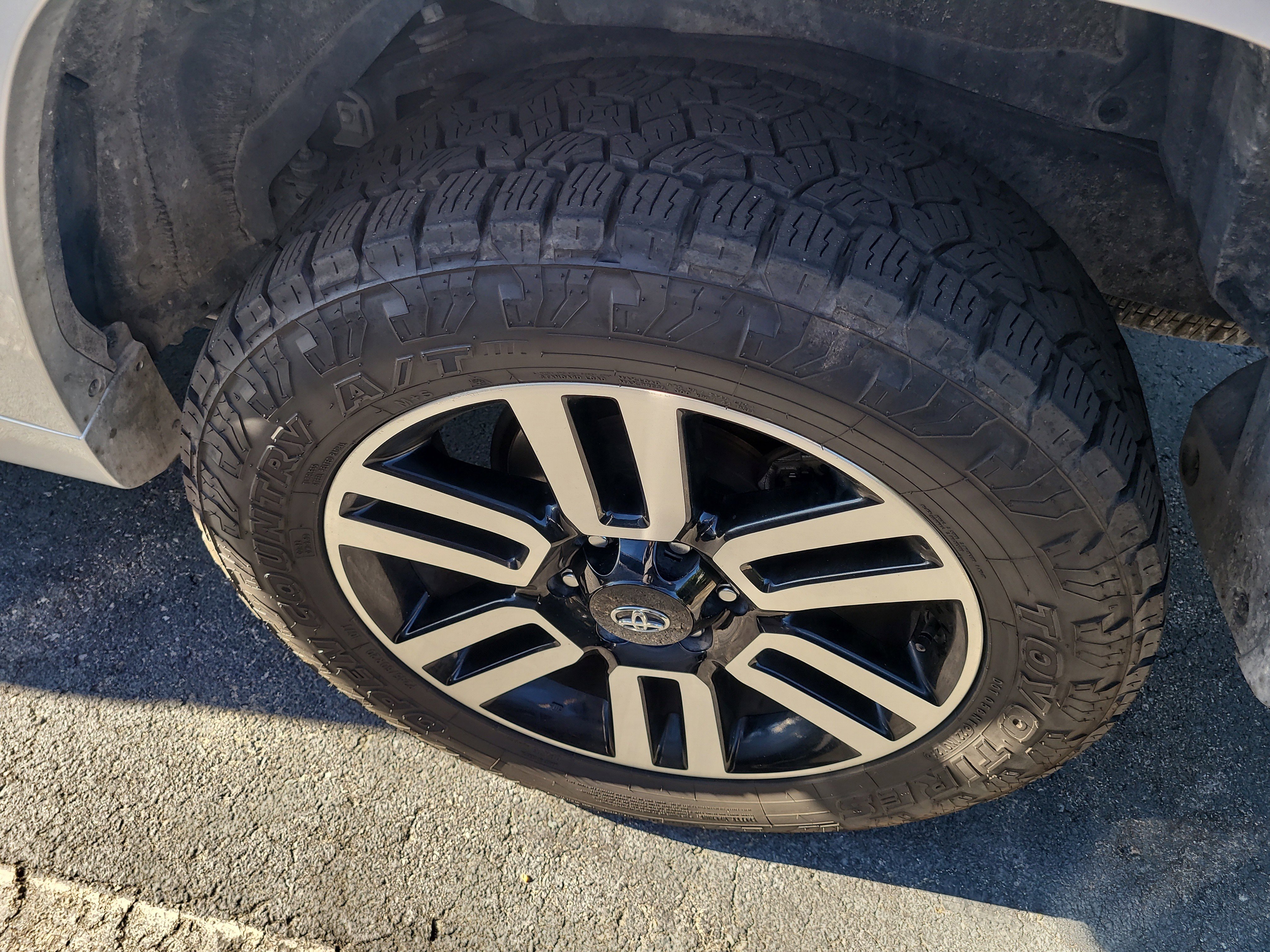 Used 2022 Toyota 4Runner Limited image 9