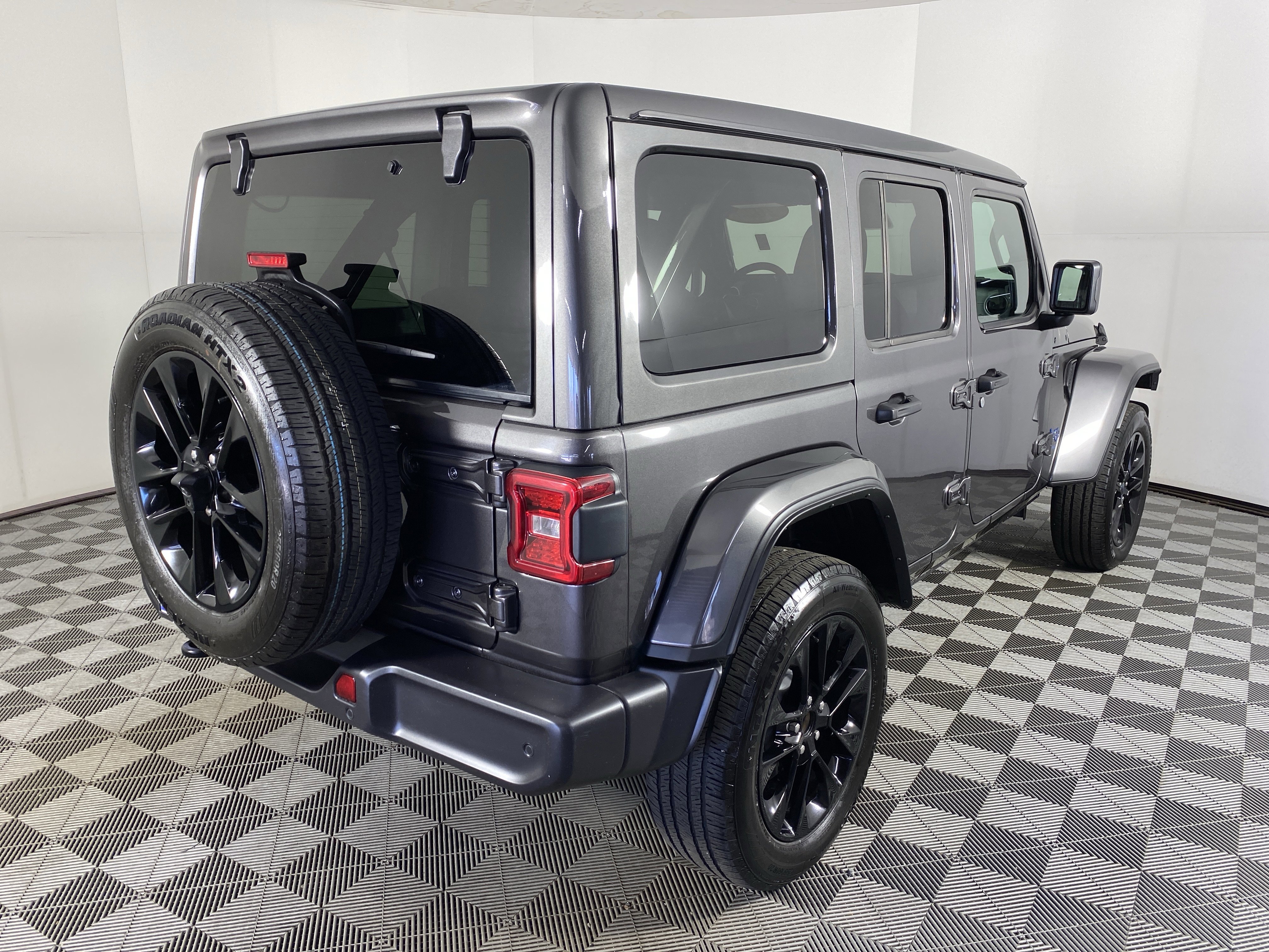Used 2025 Jeep Wrangler Sahara w/ Safety Group image 8