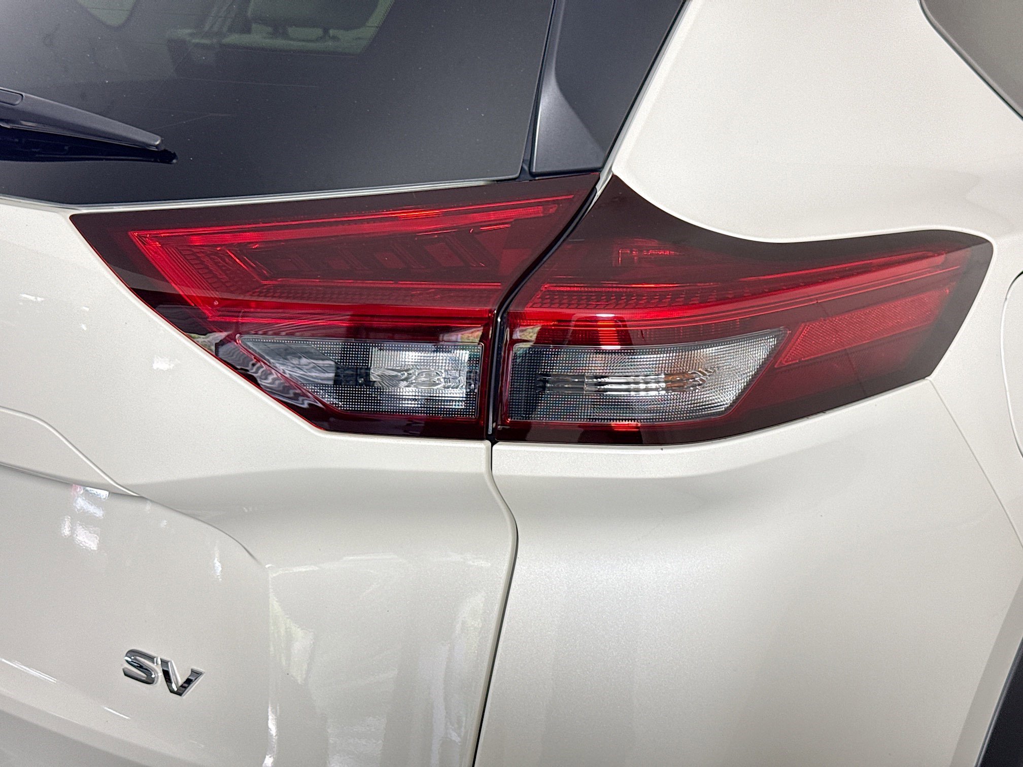Used 2023 Nissan Rogue SV FWD image 34