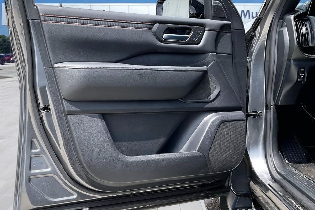 New 2026 Nissan Armada PRO-4X w/ Captain's Chari Seat Package AWD/4WD image 8