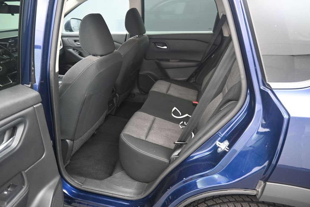 Used 2024 Nissan Rogue SV FWD image 17