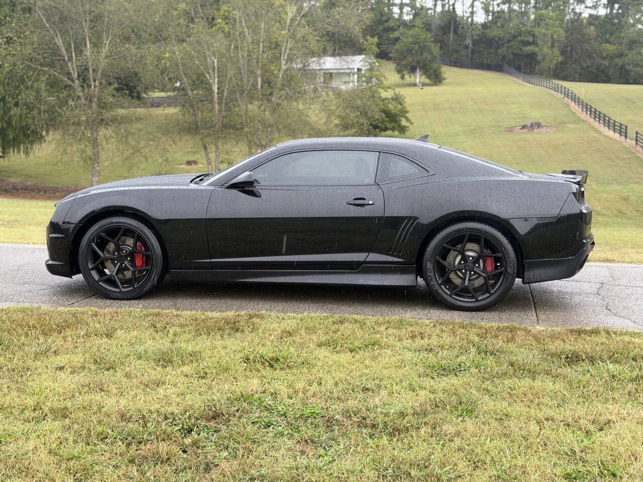 Used 2010 Chevrolet Camaro SS RWD image 3