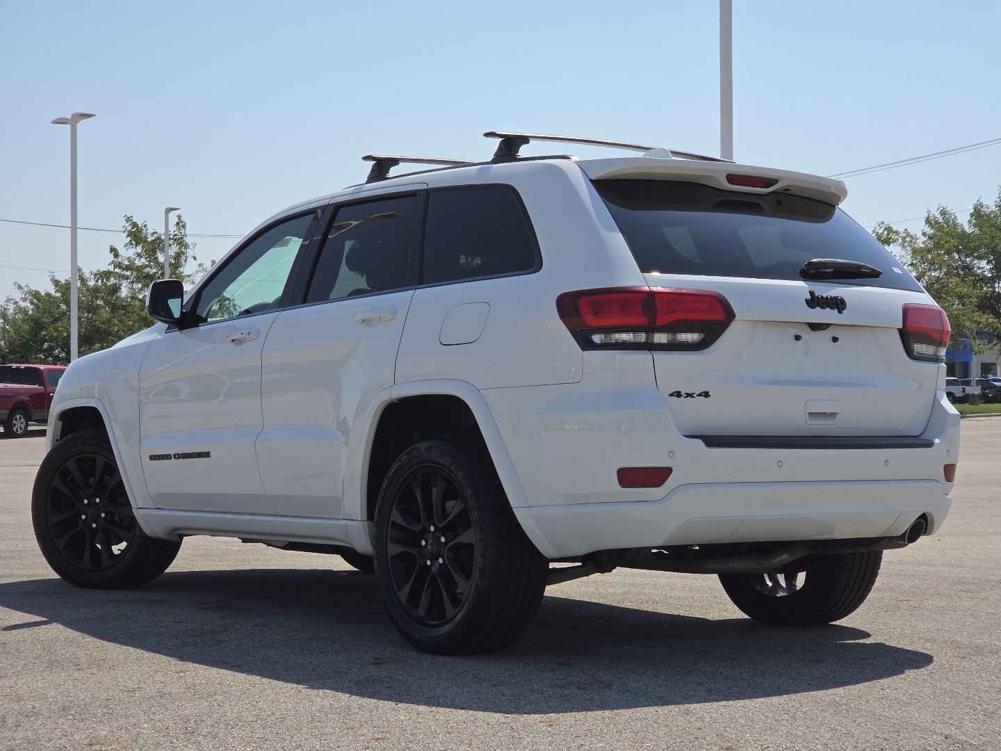 Used 2019 Jeep Grand Cherokee Altitude AWD/4WD image 16