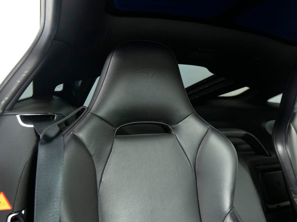 Used 2021 McLaren GT image 33