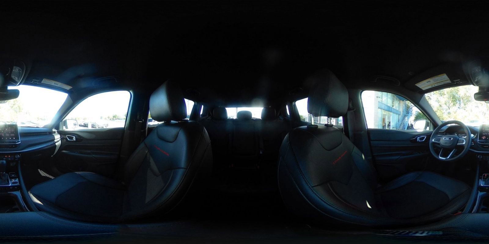 Used 2025 Jeep Compass Trailhawk image 41