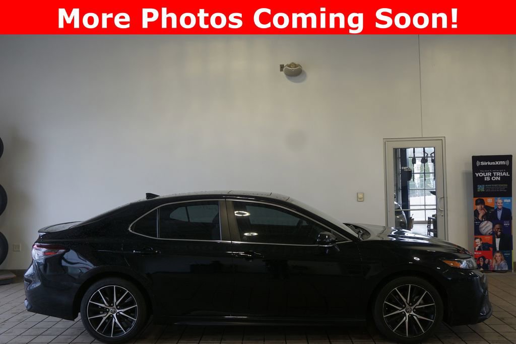 Used 2022 Toyota Camry SE w/ Convenience Package image 2