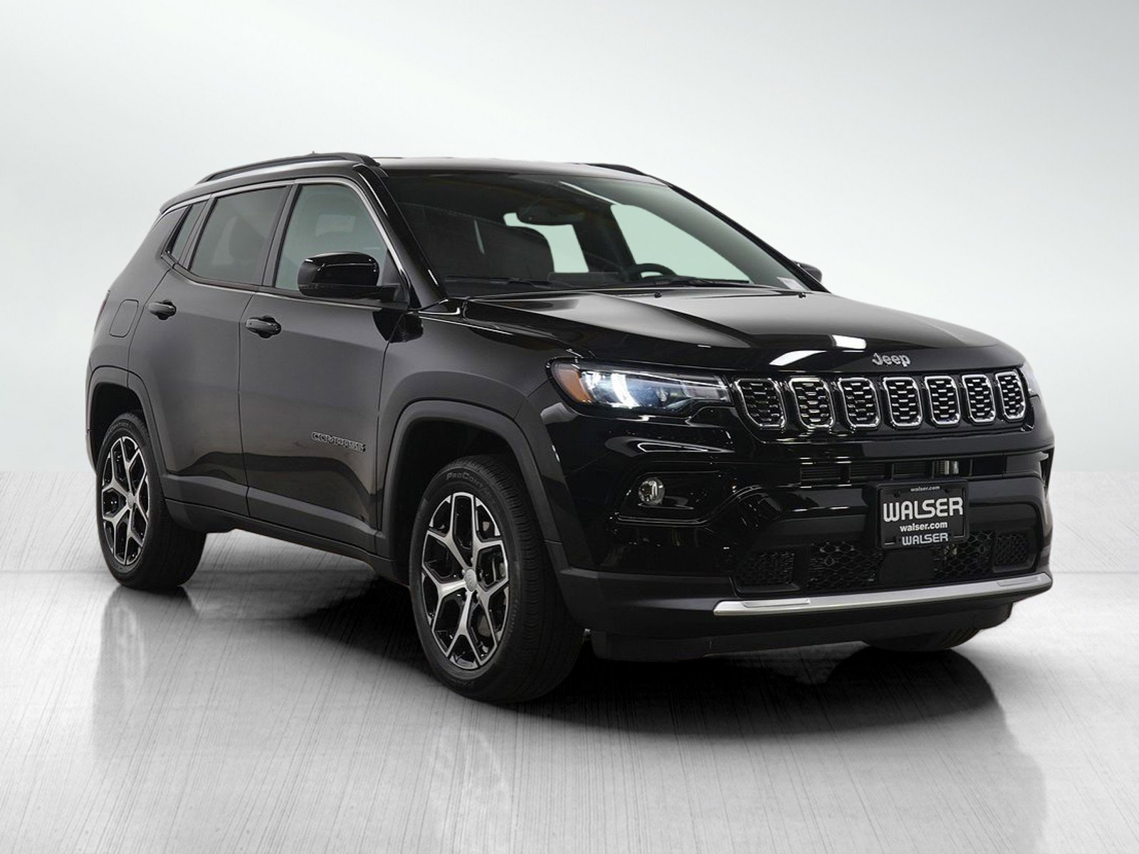 Used 2024 Jeep Compass Limited image 7