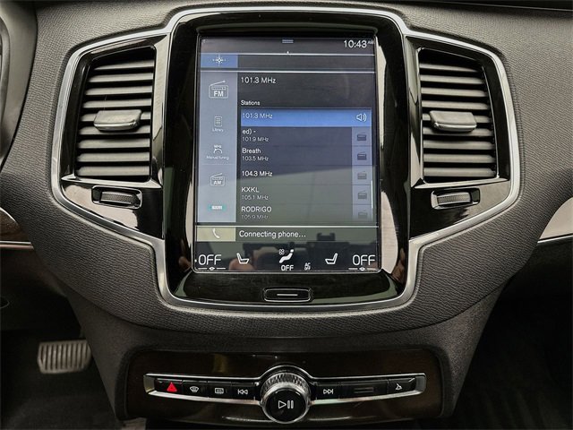 Used 2018 Volvo XC90 T6 Momentum w/ Convenience Package image 16