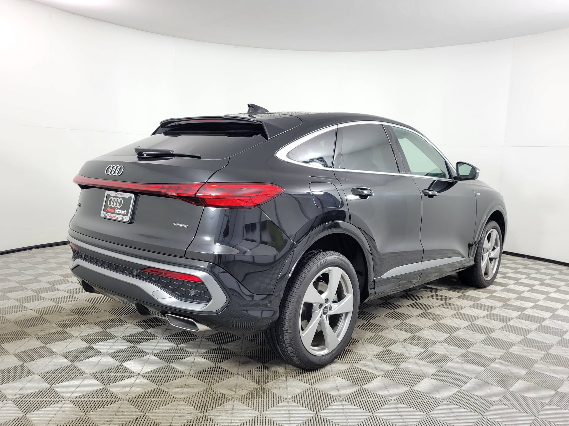 Used 2025 Audi Q5 Premium Plus AWD/4WD image 7
