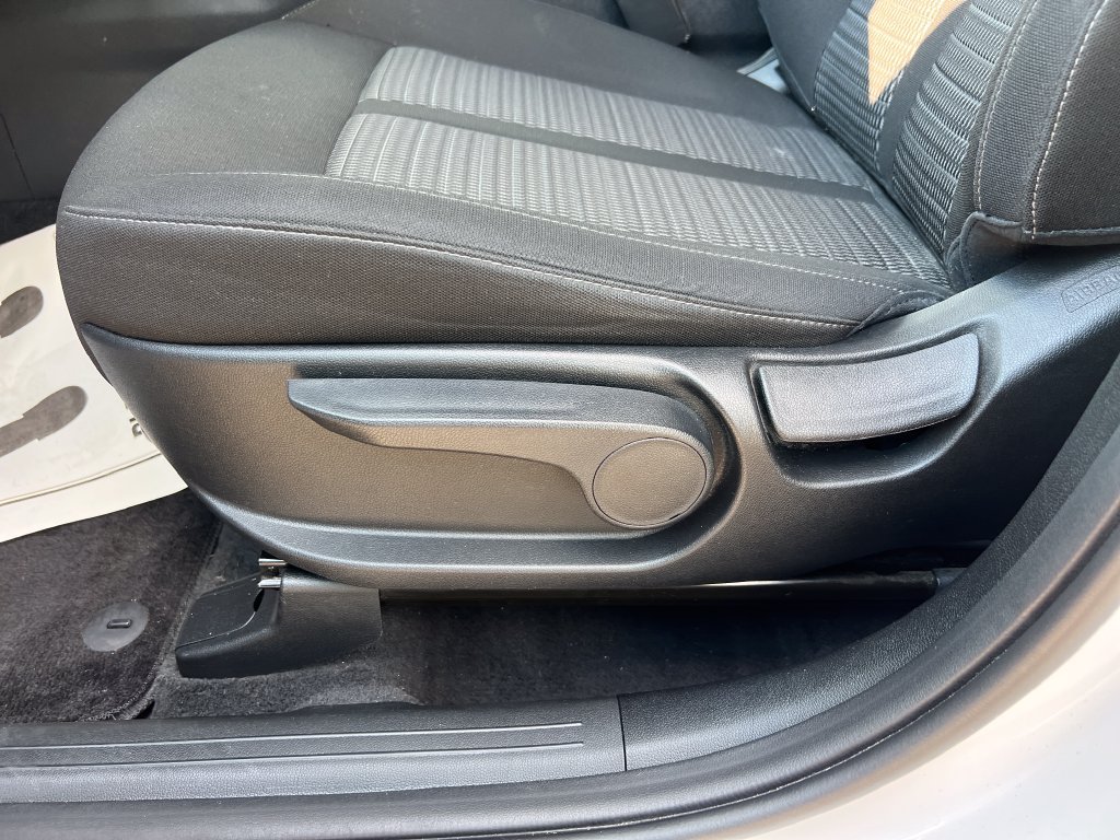 Certified 2023 Kia Sorento LX AWD/4WD image 12