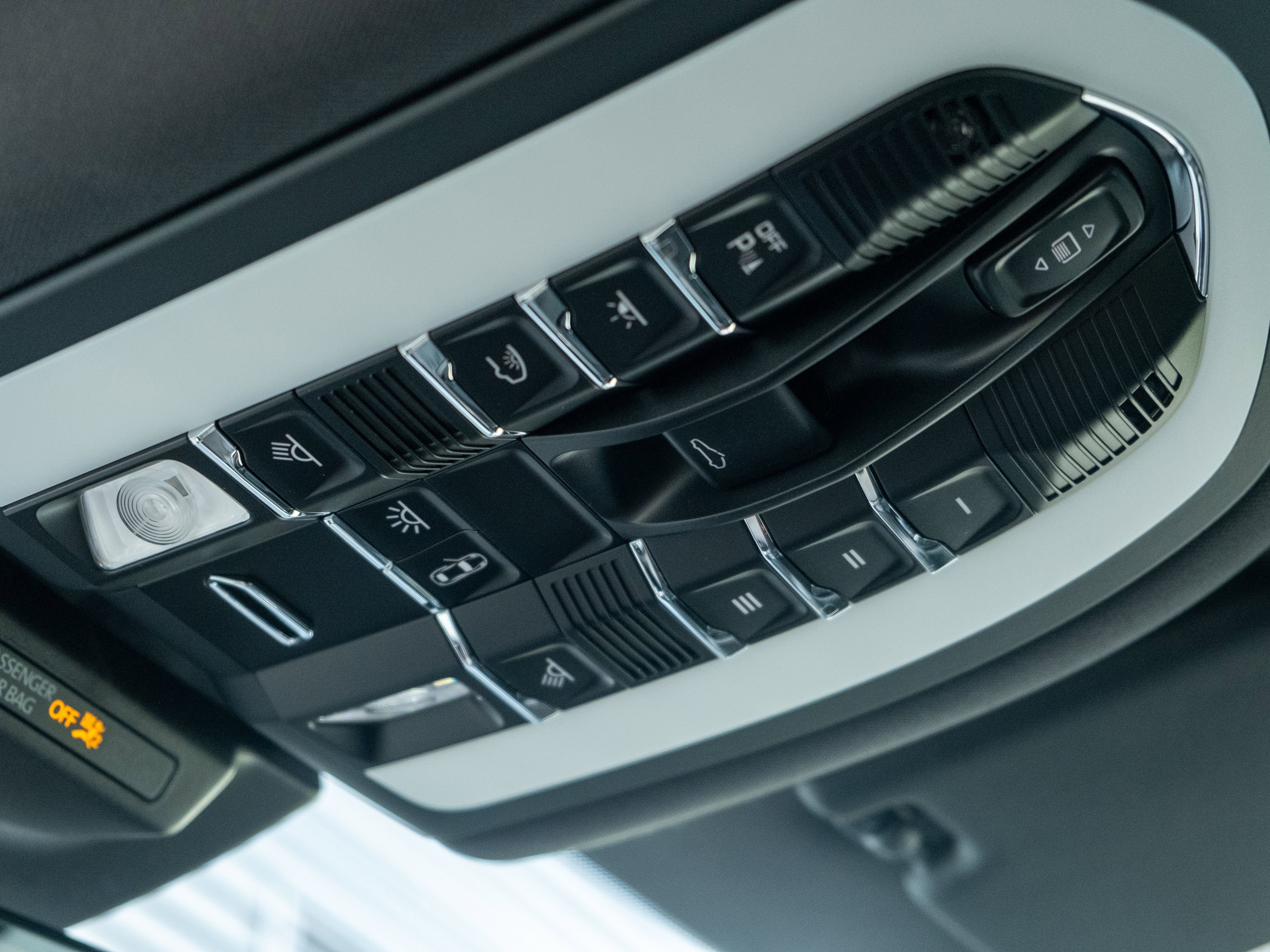 Certified 2026 Porsche Macan AWD/4WD image 36
