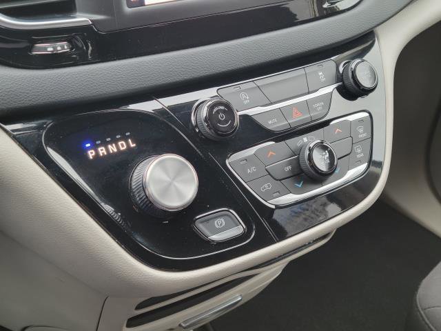 Used 2023 Chrysler Voyager LX image 18