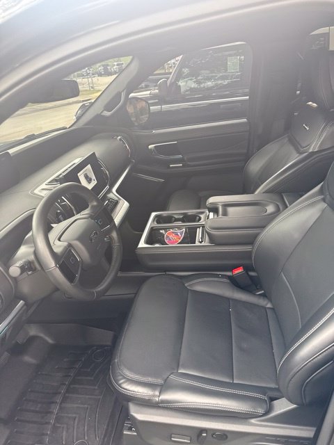 Used 2026 Ford Expedition Max Platinum w/ Stealth Appearance Package AWD/4WD image 3