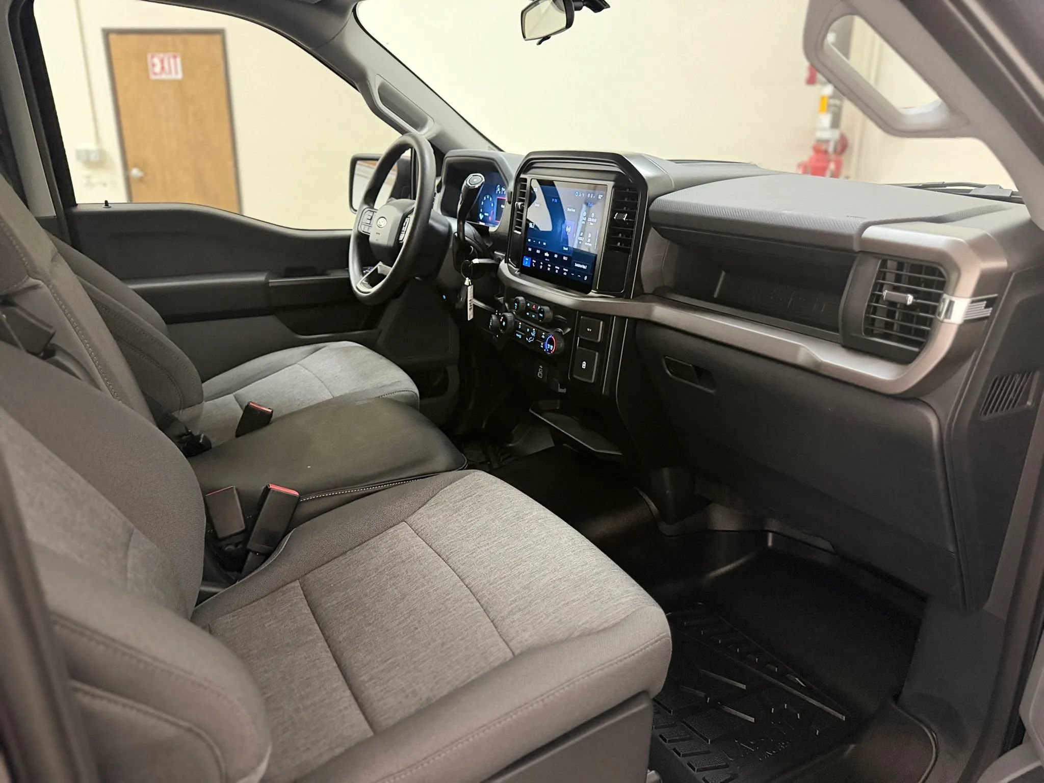 Used 2025 Ford F150 XL AWD/4WD image 24