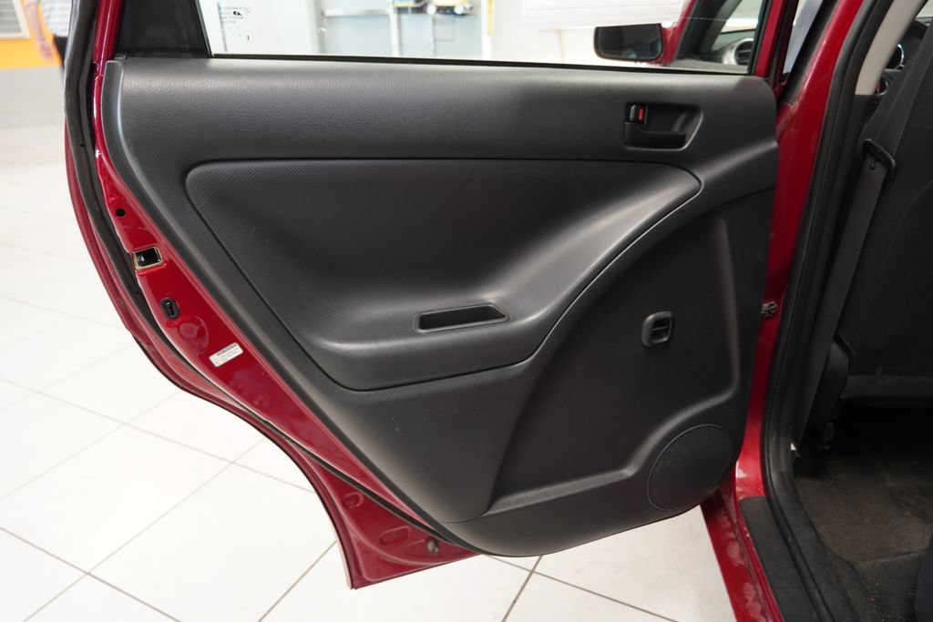 Used 2005 Pontiac Vibe w/ Power Group Value Package FWD image 22