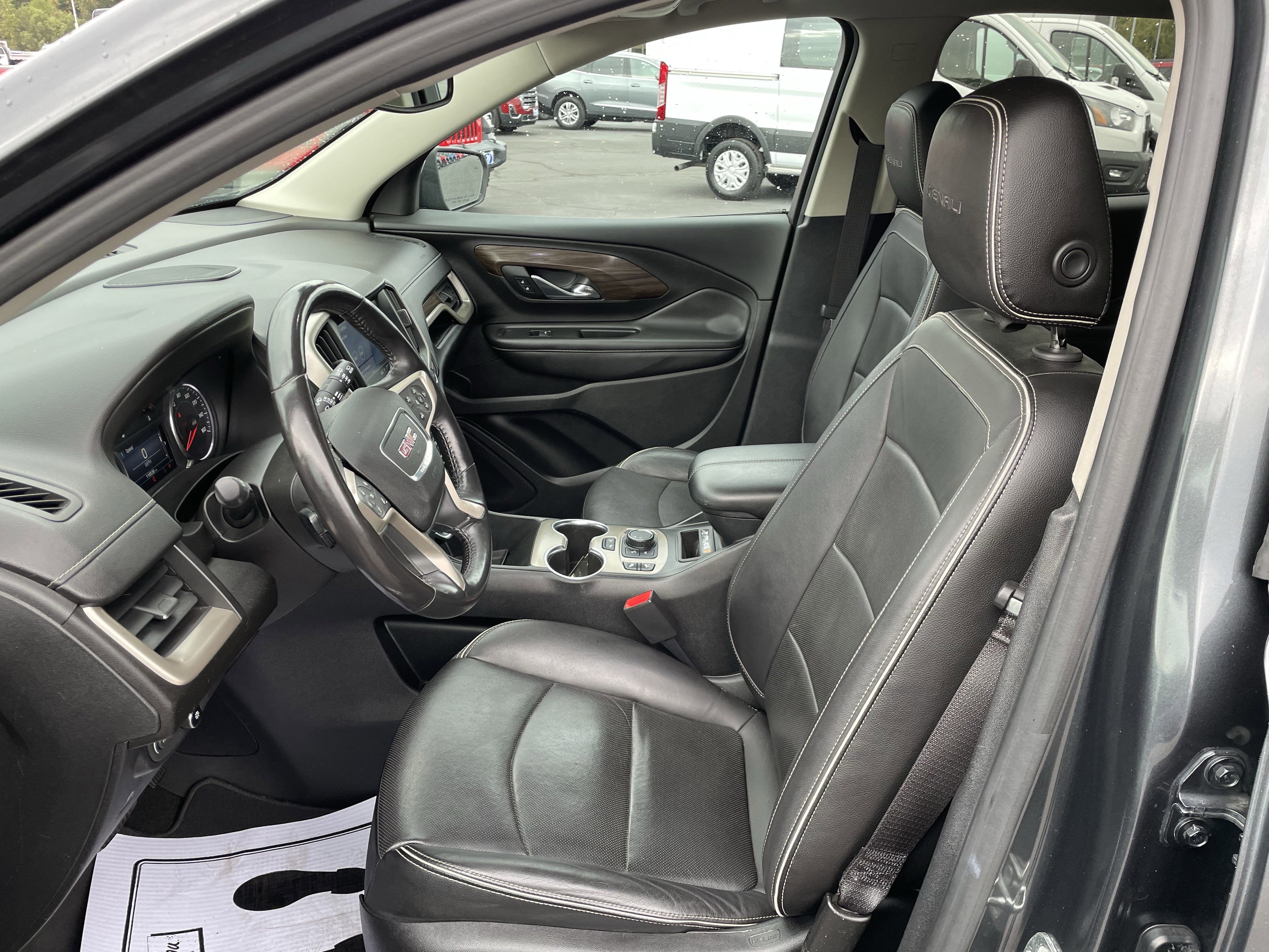 Used 2018 GMC Terrain Denali w/ Advanced Safety Package image 15