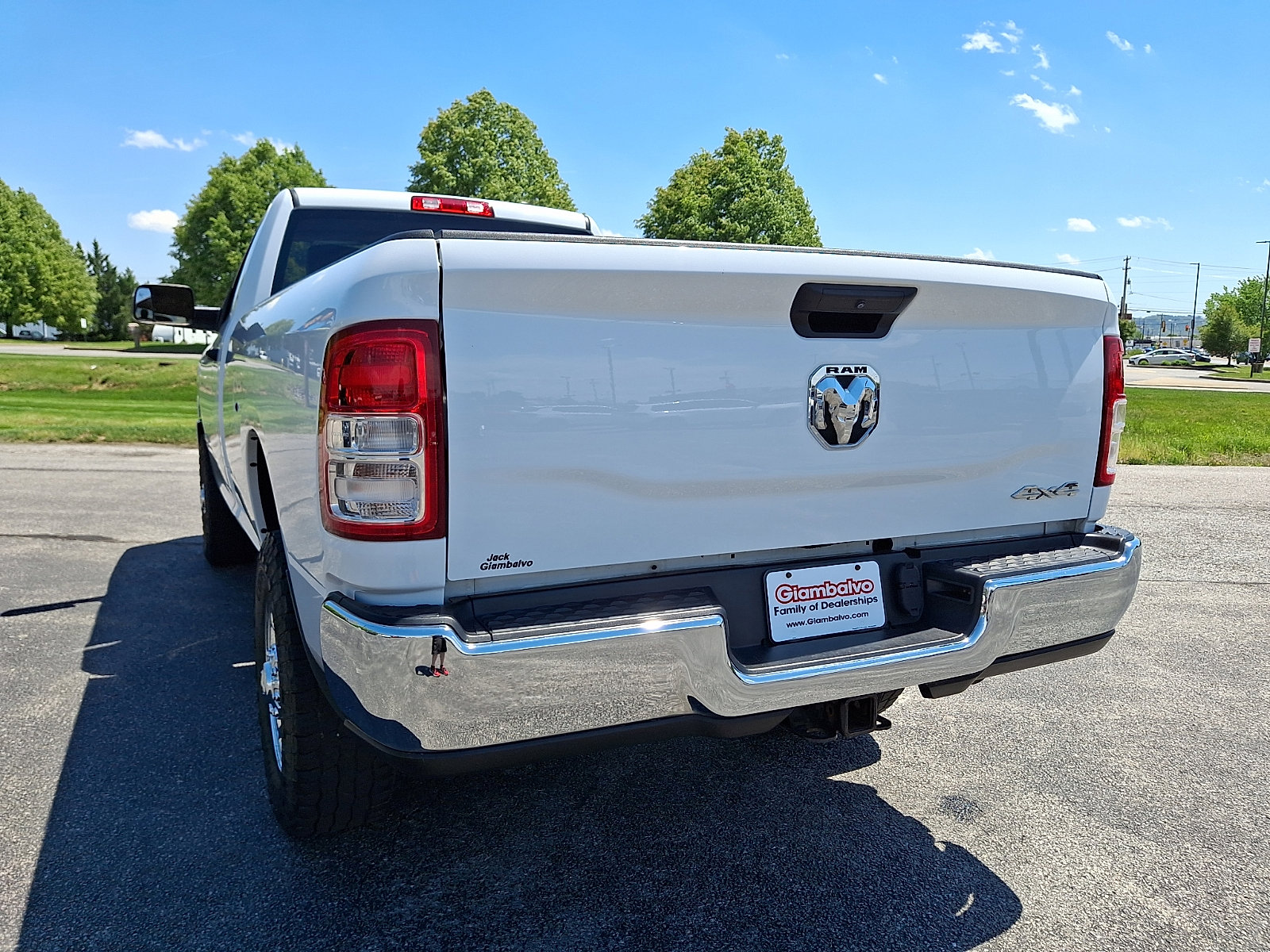 Used 2020 RAM 2500 Tradesman w/ Chrome Appearance Group AWD/4WD image 9