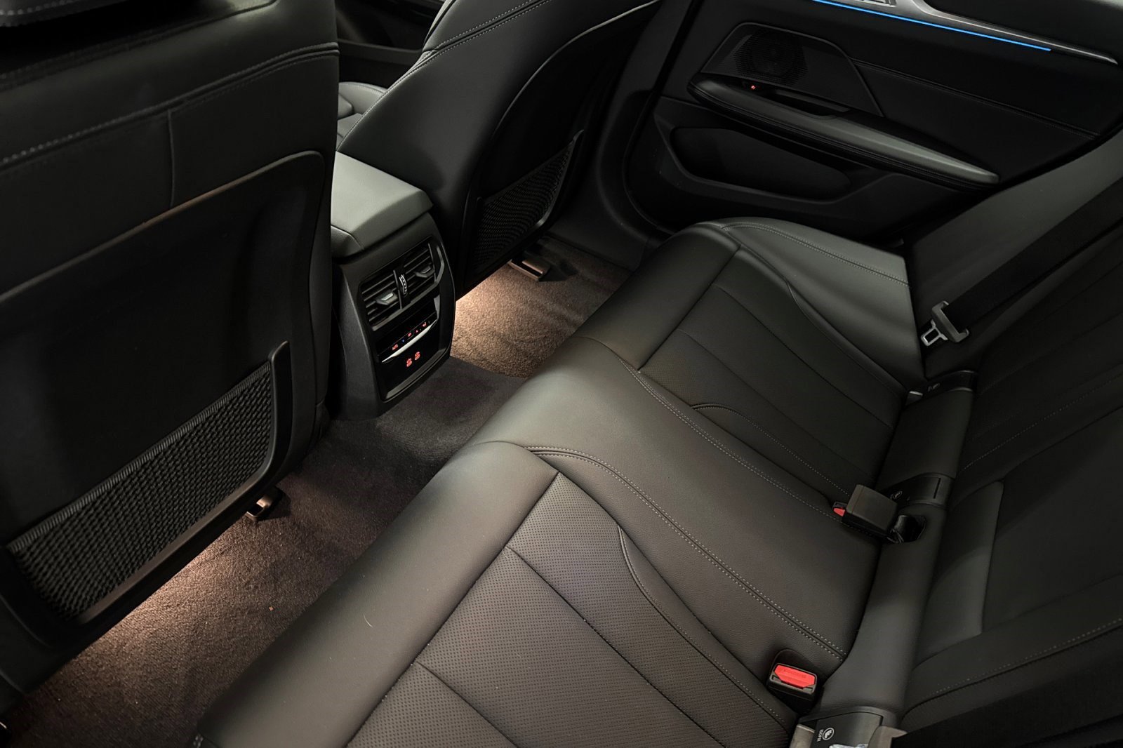 Certified 2023 BMW i4 eDrive40 w/ Premium Package image 27