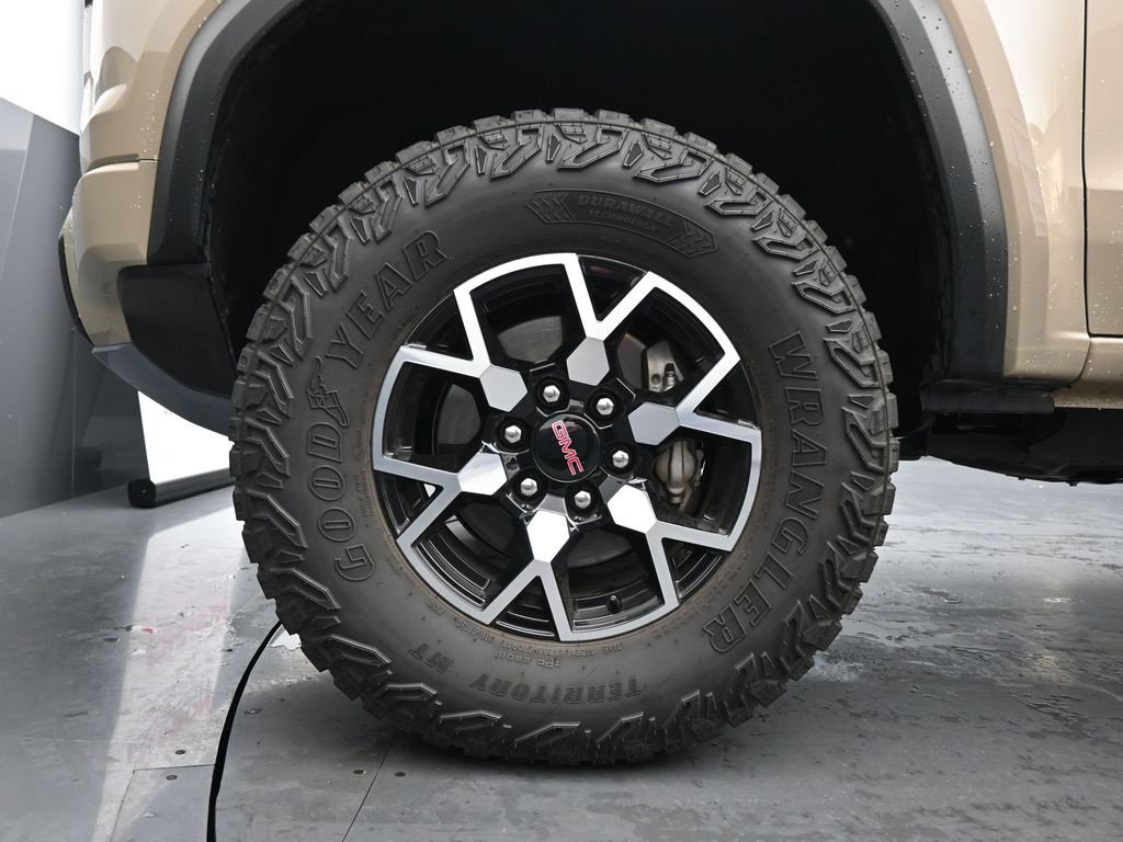 Used 2024 GMC Canyon AT4X image 12