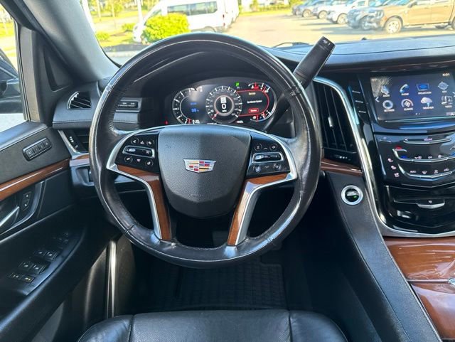 Used 2018 Cadillac Escalade Luxury AWD/4WD image 23