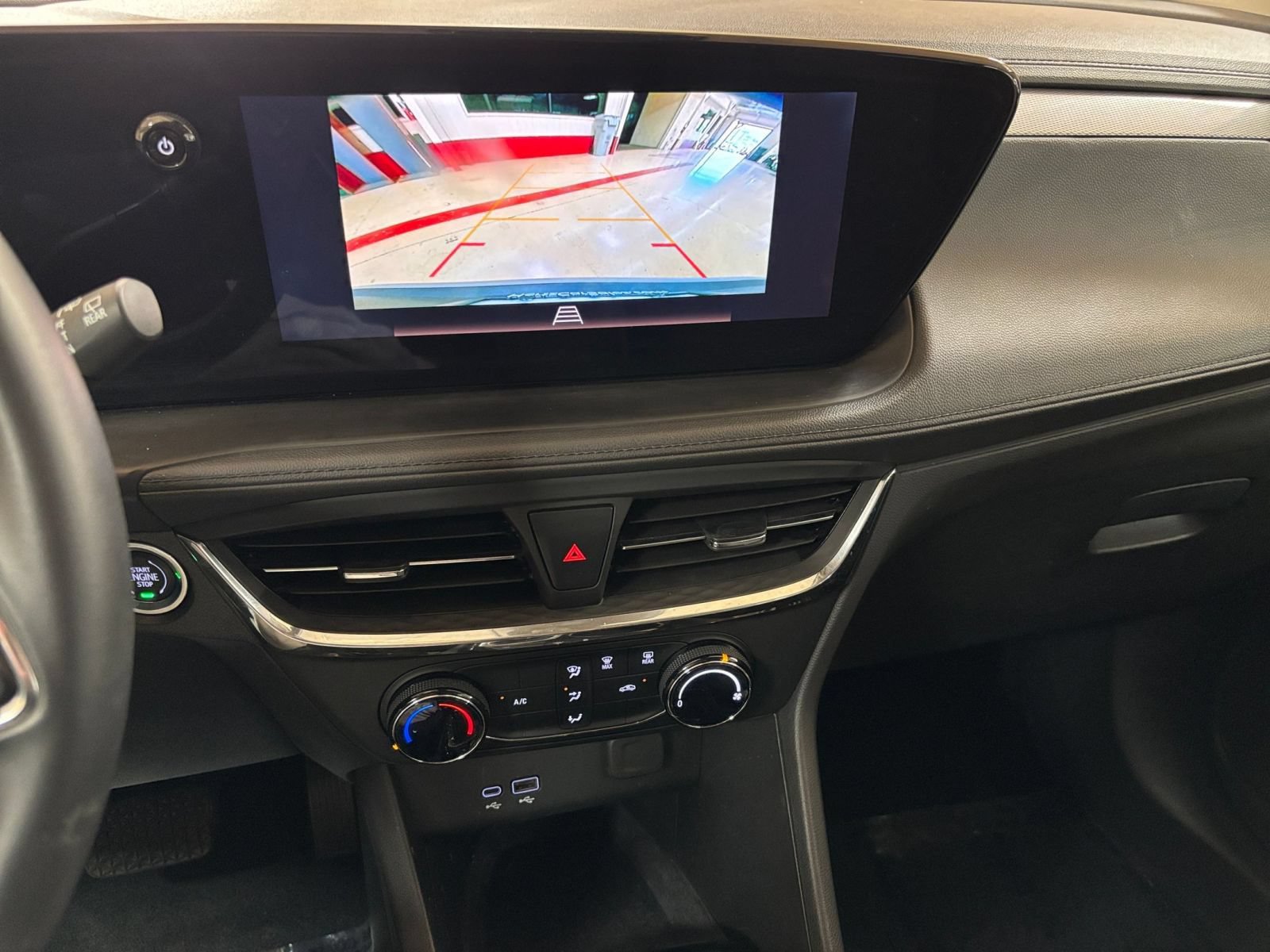 Used 2025 Buick Encore GX Preferred FWD image 17