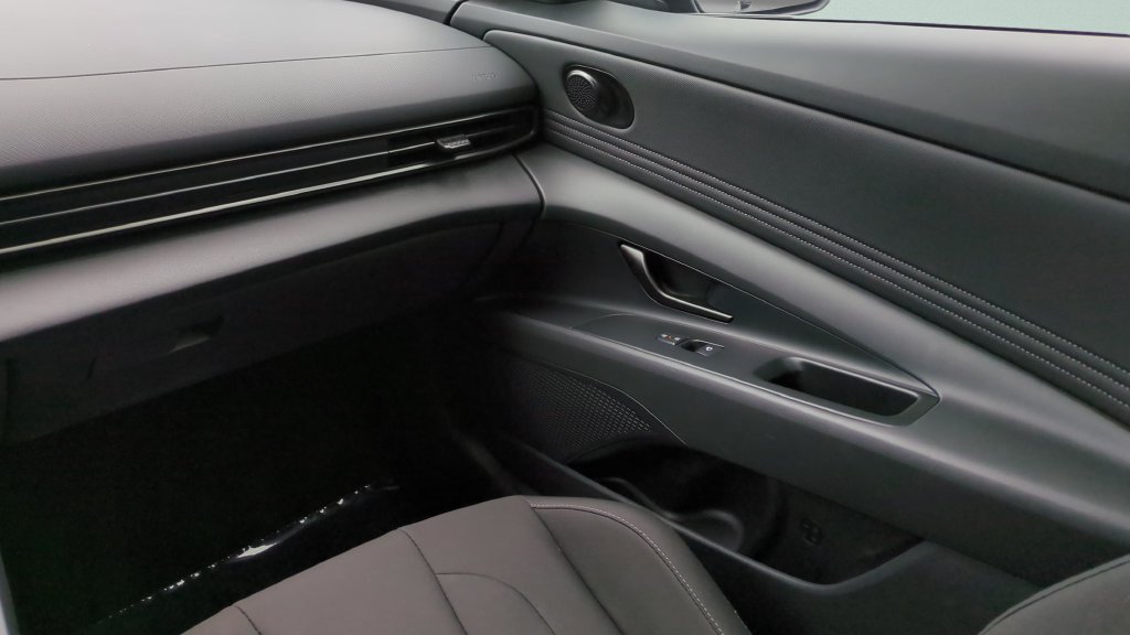 Certified 2026 Hyundai Elantra Sport FWD image 12