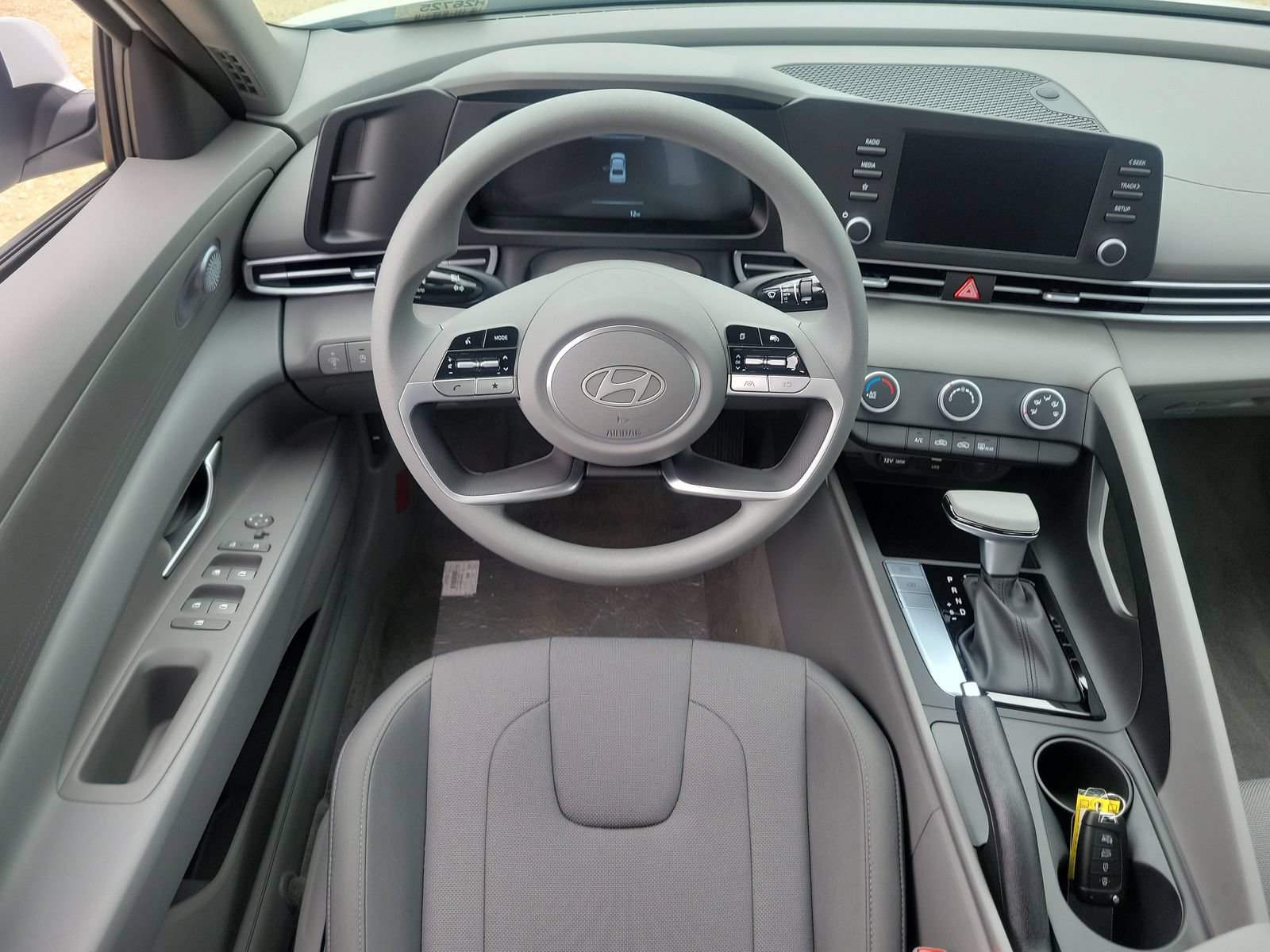 New 2026 Hyundai Elantra SE FWD image 7