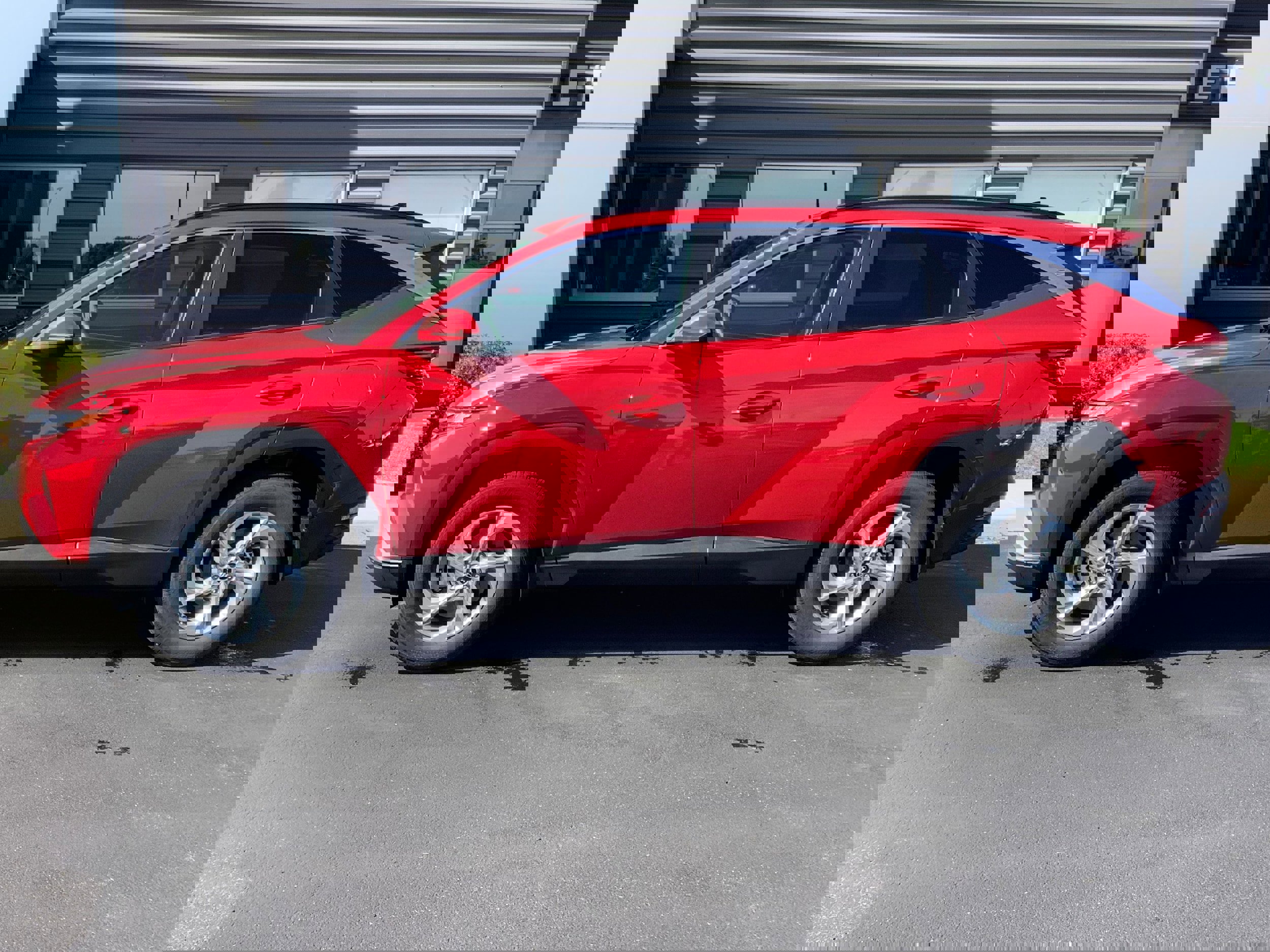 Used 2023 Hyundai Tucson SEL w/ Cargo Package image 2