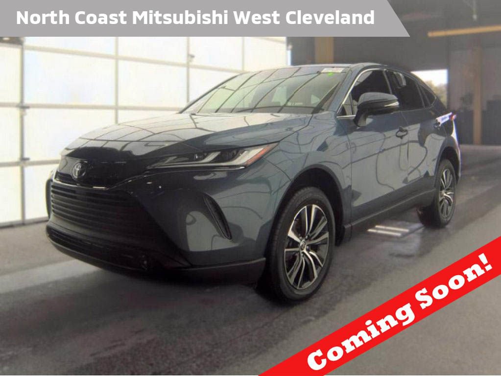 Used 2023 Toyota Venza LE AWD/4WD image 1