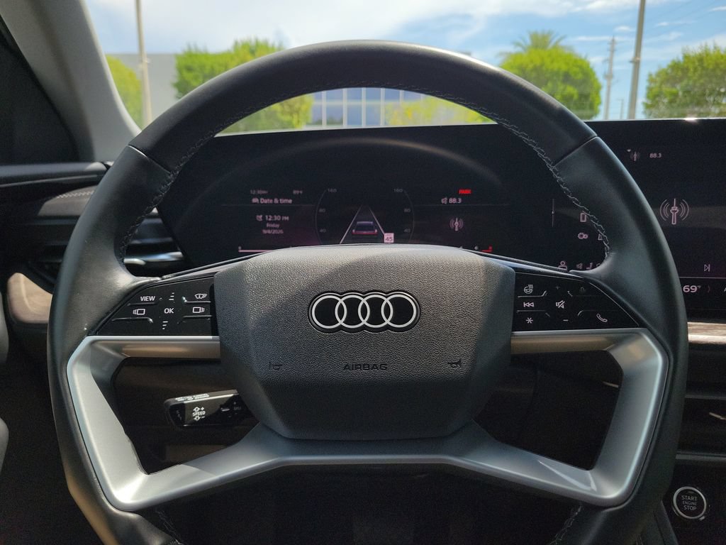 Used 2025 Audi Q5 Premium w/ Premium Plus AWD/4WD image 8