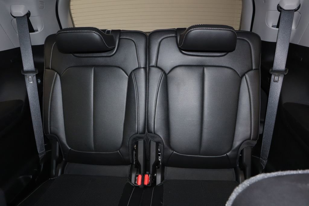 Used 2023 Jeep Grand Cherokee L Limited w/ Luxury Tech Group II image 23