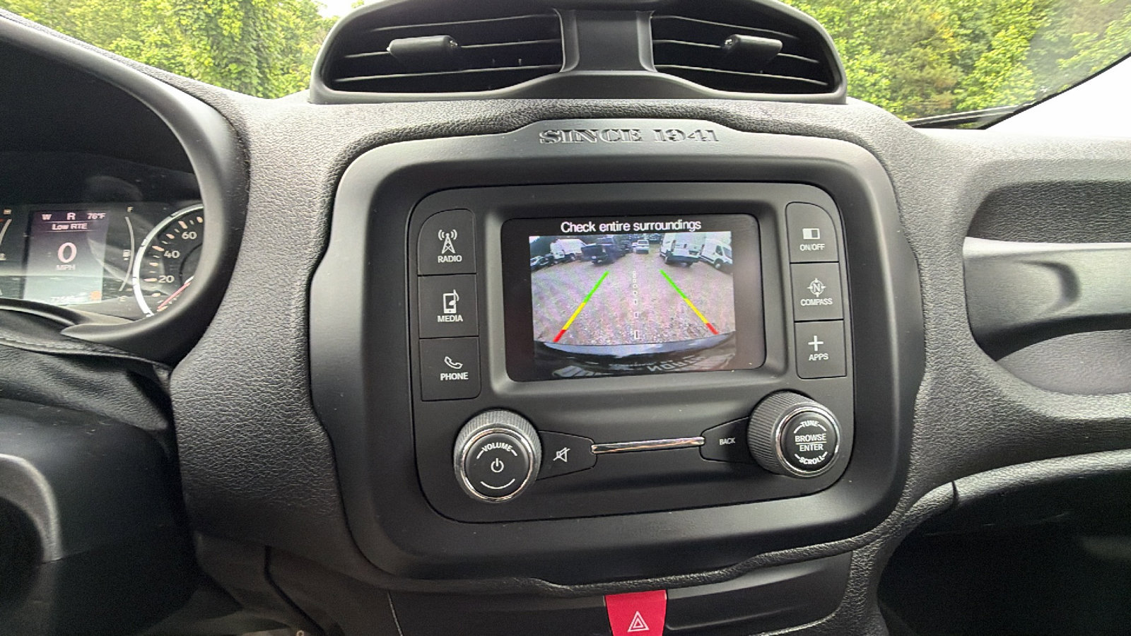Used 2017 Jeep Renegade Latitude AWD/4WD image 33
