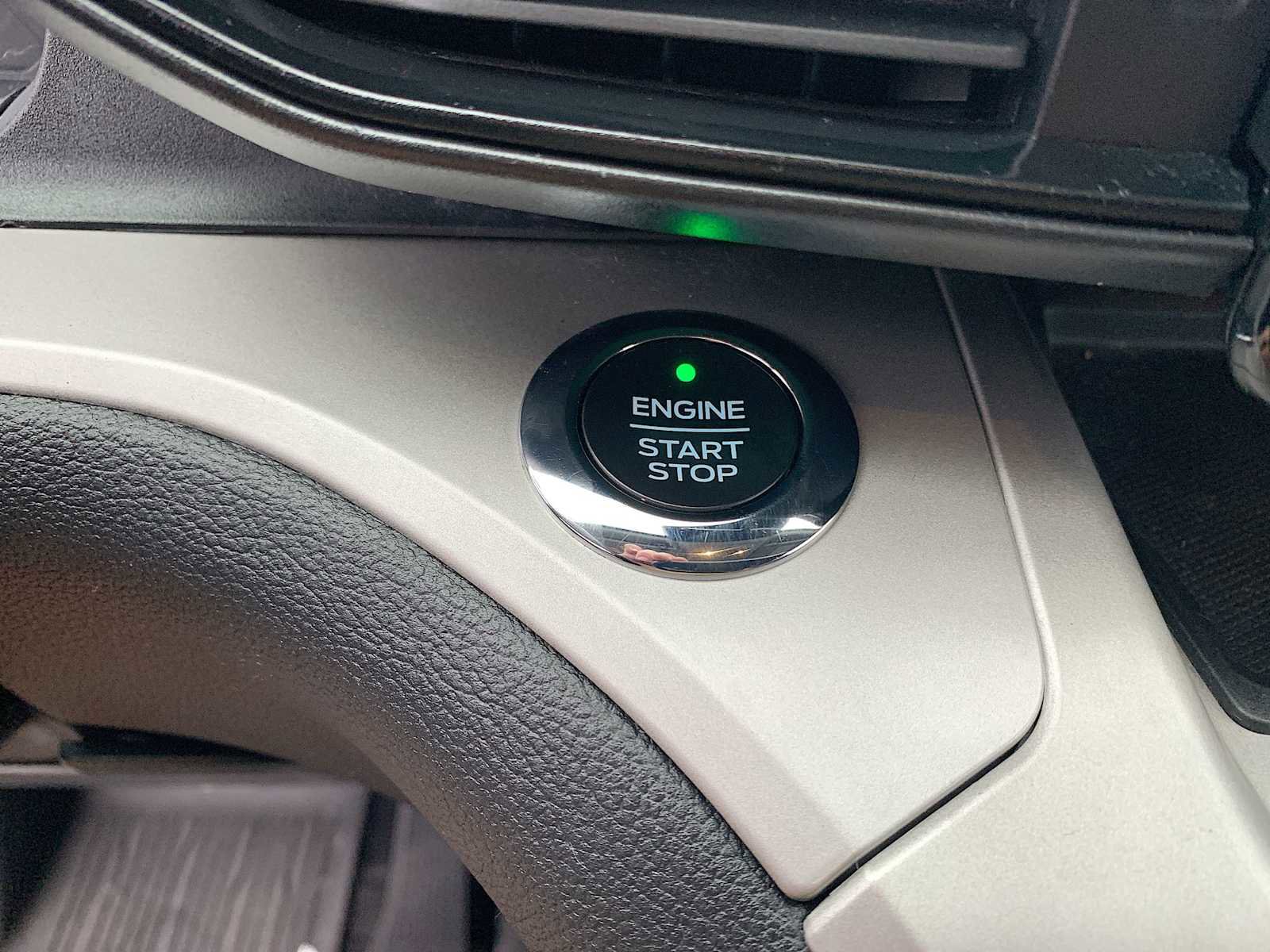 Used 2020 Ford Explorer XLT image 16