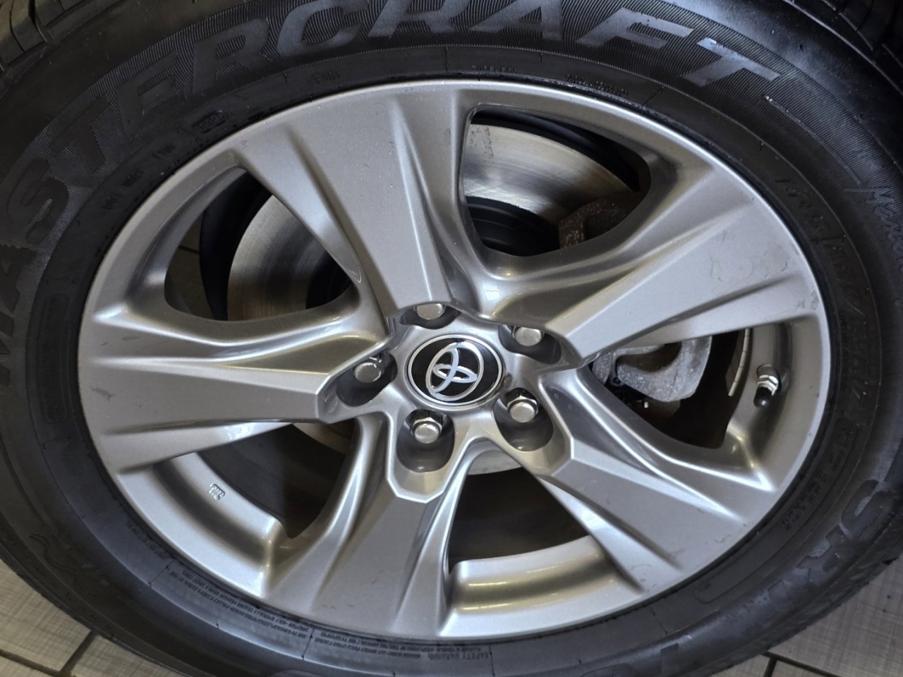 Certified 2023 Toyota RAV4 LE AWD/4WD image 7