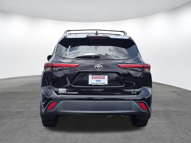 Used 2022 Toyota Highlander XLE FWD image 5